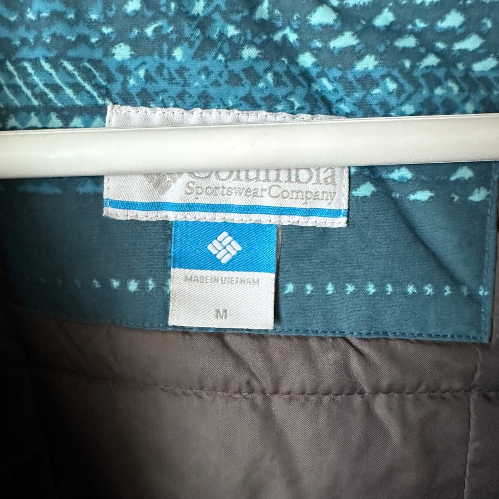 Columbia Faux Fur Winter Jacket - Picture 6 of 9
